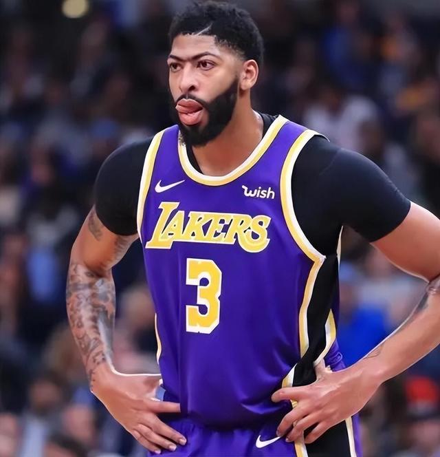 青岛队逆转山东队,浓眉哥点燃赛场 青岛队逆转山东队,浓眉哥点燃赛场