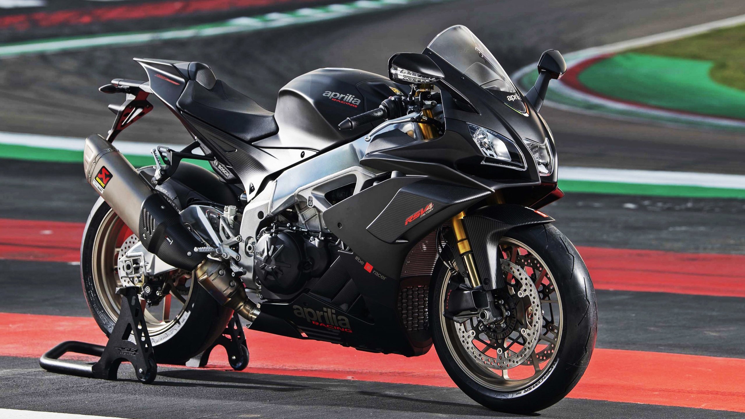 开云体育入口-法比尼奥数据全面爆炸，韩国队完胜希腊—足球世界的双重震撼