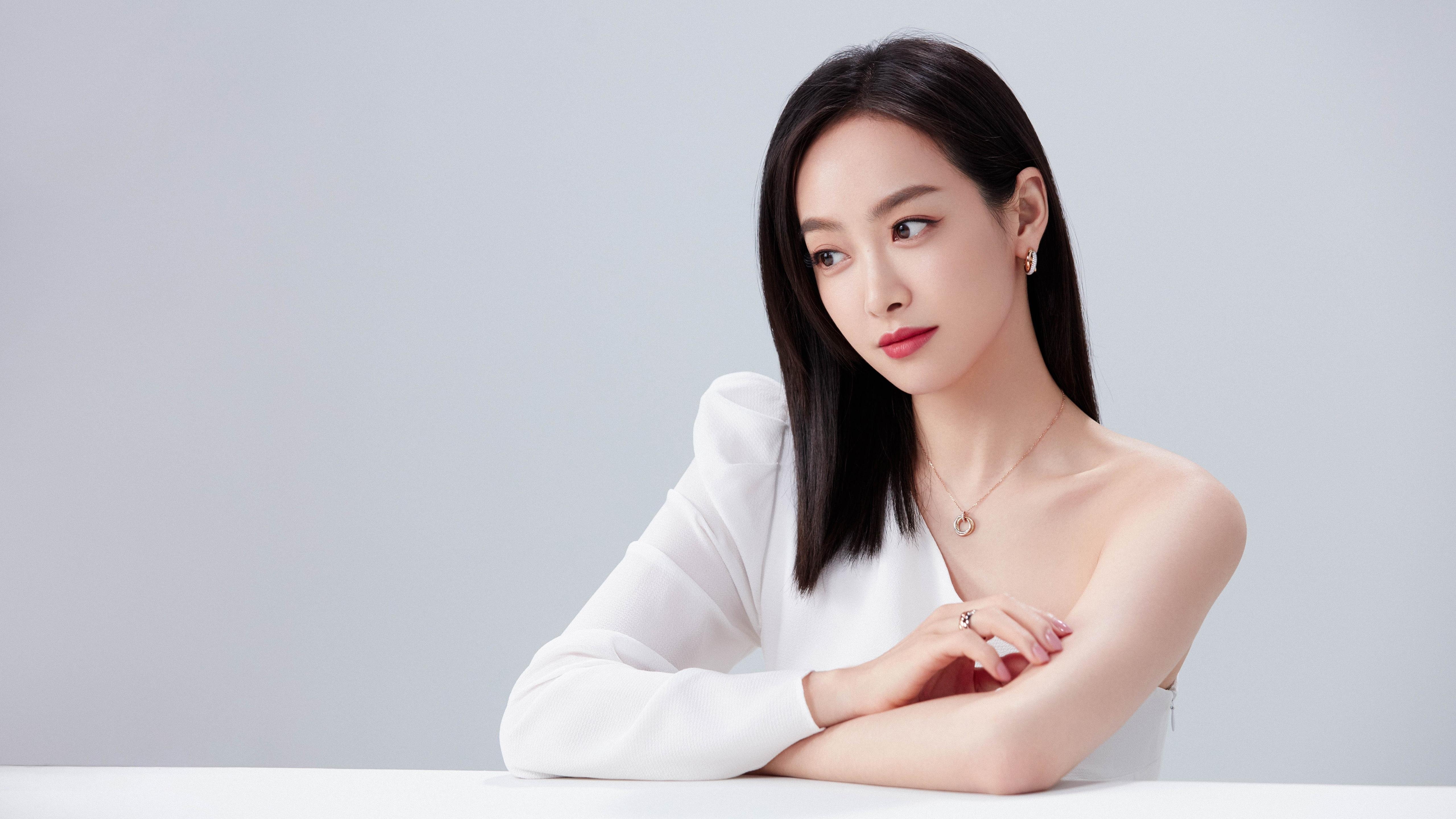 从高加索火山到北极之光,足球的狂想与现实的交错